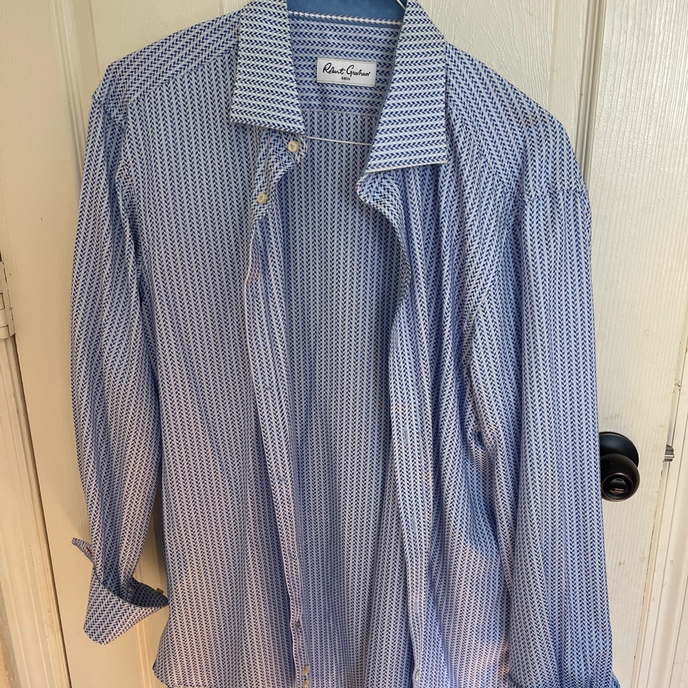 Beautiful Robert Graham size L in EUC.